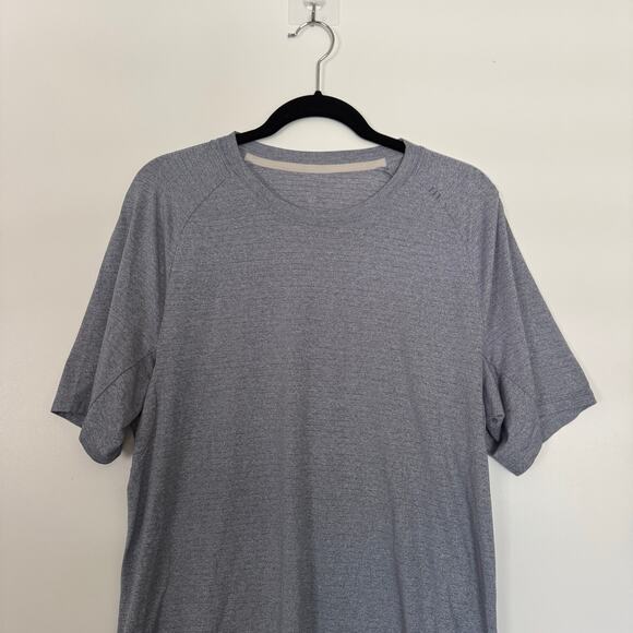 LULULEMON Men’s Blue Better Everyday Short Sleeve Shirt Large - Picture 4 of 5